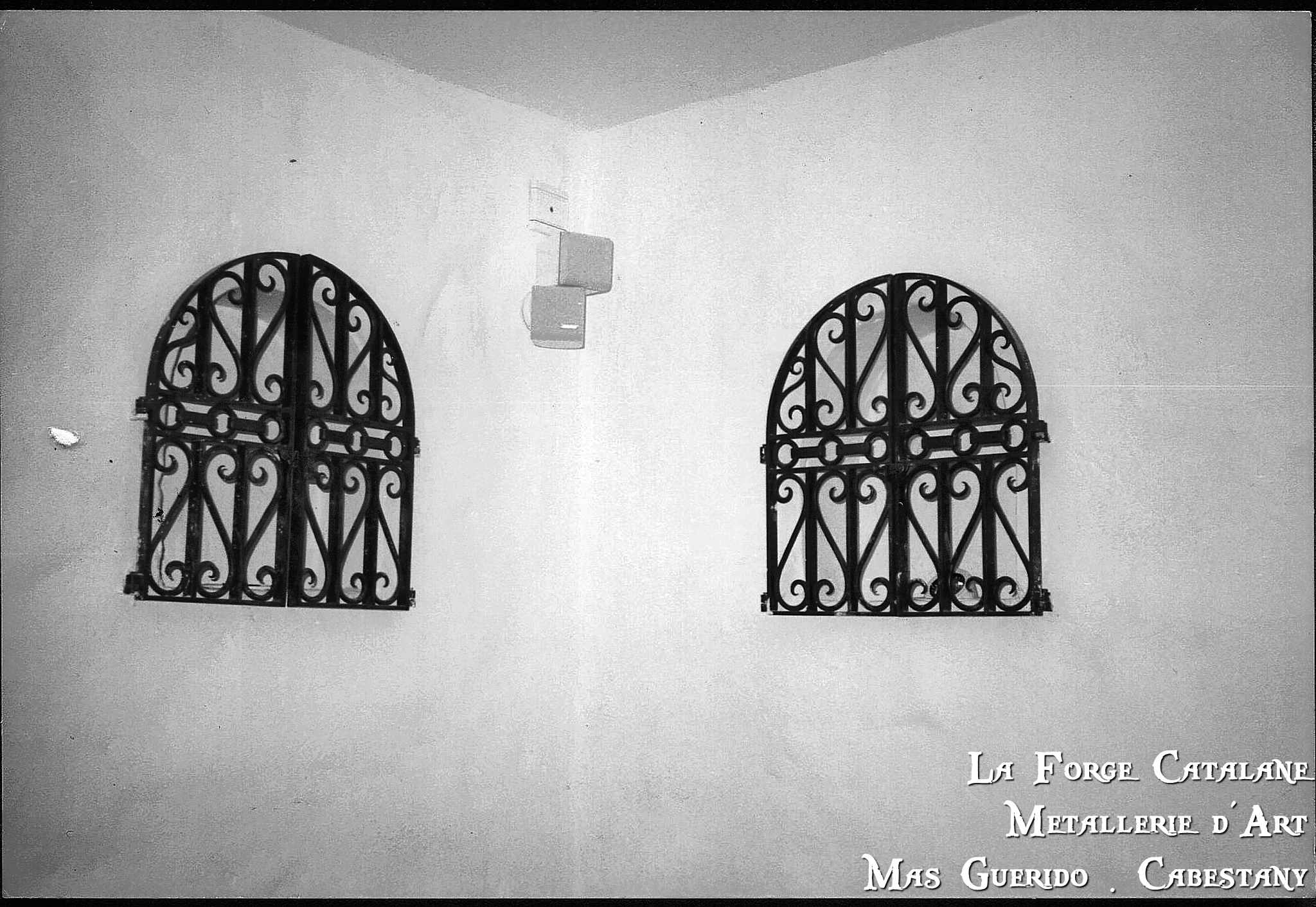 Grilles ouvrage forge catalane.jpg